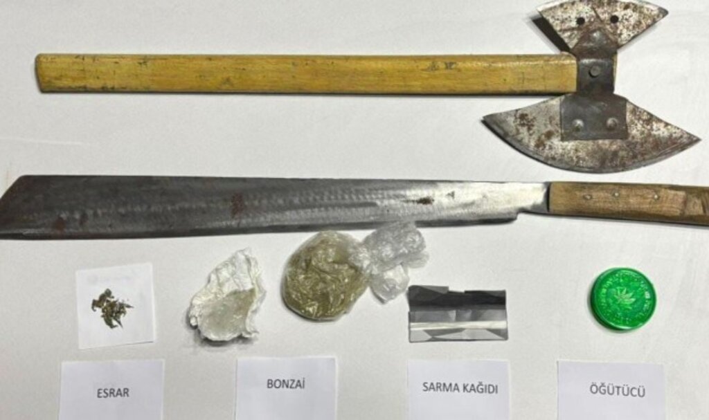 Kavak'ta Uyuşturucu Operasyonu: Pala ve Baltayla Yakalandılar