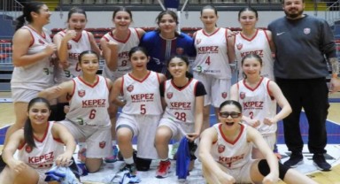 Kepez Belediyespor U16 Kadın Basketbol takımı, farklı kazandı