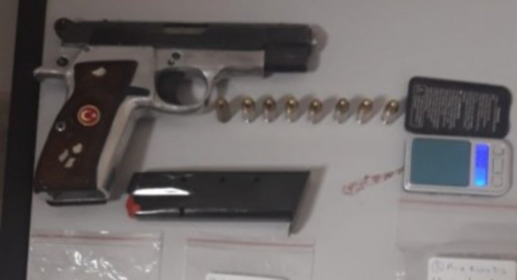Samsun İlkadım'da Kaçak Silah ve Uyuşturucu Operasyonu: Ruhsatsız Tabanca ve Metamfetamin Ele Geçirildi