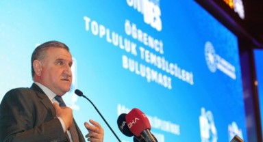 ÜNİDES gençlerin yoğun ilgisiyle karşılandı