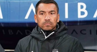 Van Bronckhorst’tan Beşiktaş’a duygusal veda: Daha fazla zaman verilseydi