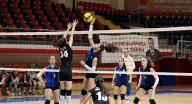 Okul Sporları Voleybol Yıldızlar Grup Müsabakaları başladı