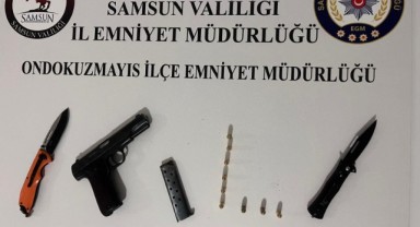 Ondokuzmayıs'ta Narko-Alan Uygulaması: Ruhsatsız Tabanca ve Bıçaklar Ele Geçirildi