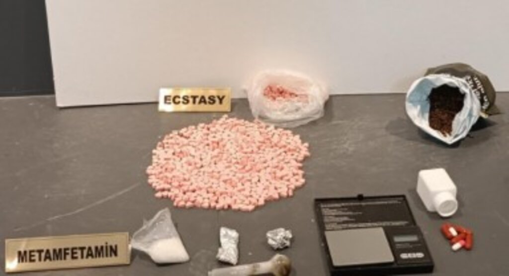 Samsun İlkadım’da Uyuşturucu Operasyonu: 860 Adet Ecstasy ve Çeşitli Narkotik Maddeler Ele Geçirildi