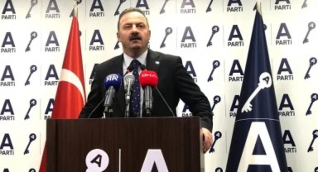 Yavuz Ağıralioğlu: Bu kadar sorunu olan memlekette güya ana muhalefetin elinde sadece kırmızı kart var