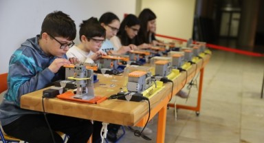Bursa'da Çocuklar Bilim Yolculuğuna Çıktı