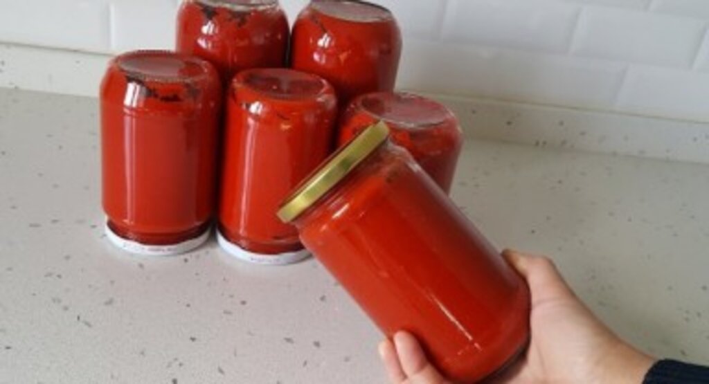 Güneşte Kurutarak Biber Salçası Nasıl Yapılır