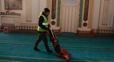 İlkadım'da Camiler Ramazan'da Özenle Temizleniyor