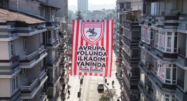 İlkadım'dan Samsunspor'a Avrupa Yolunda Coşkulu Destek! Şehir Kırmızı Beyaza Büründü