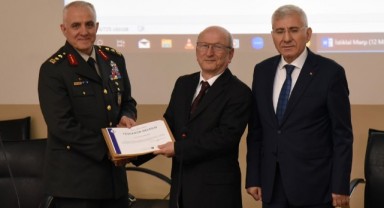 OMÜ’de “Tarihi Süreç ve Edebi İçeriği ile İstiklal Marşı” Paneli Düzenlendi