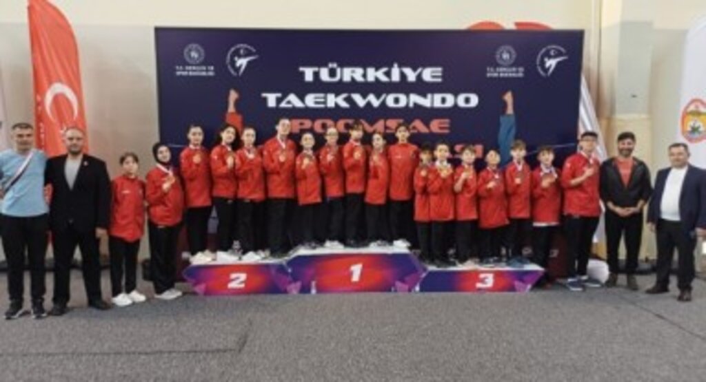 Samsun Büyükşehir Belediyesi Taekwondo'da Zirvede: 20 Madalya ile Şehre Gurur Getirdiler