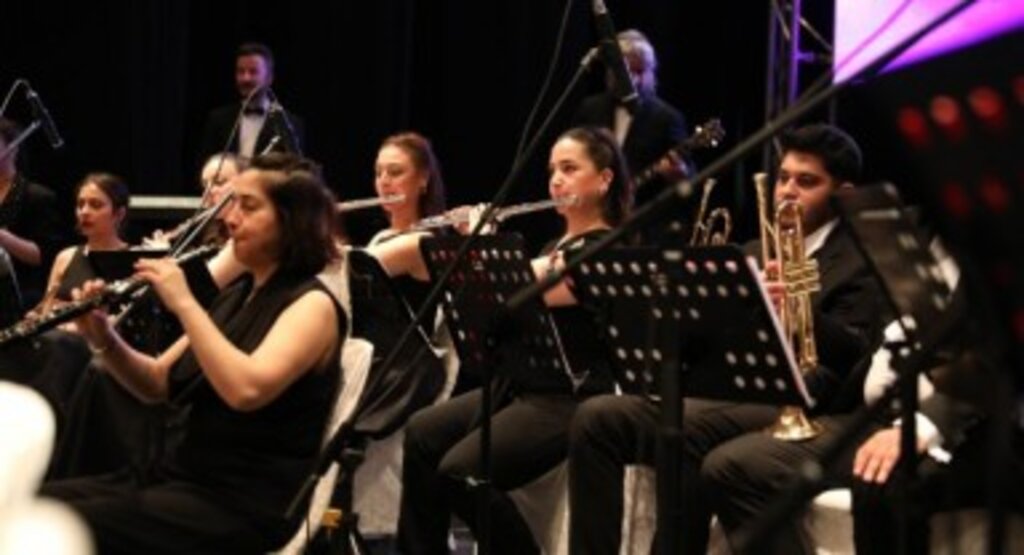 Büyükşehir'den Sanata Destek! Kent Orkestrası İlk Konseriyle Alkış Topladı