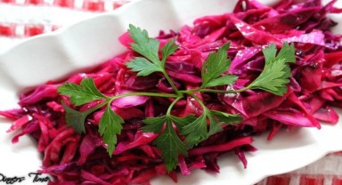 Kırmızı Lahana Salatası Nasıl Yapılır