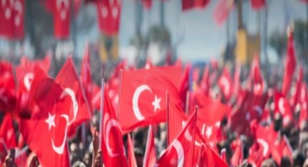 Samsun'da 19 Mayıs Coşkusu! Bayrak ve Fener Alayı Yürüyüşü Gerçekleştirildi