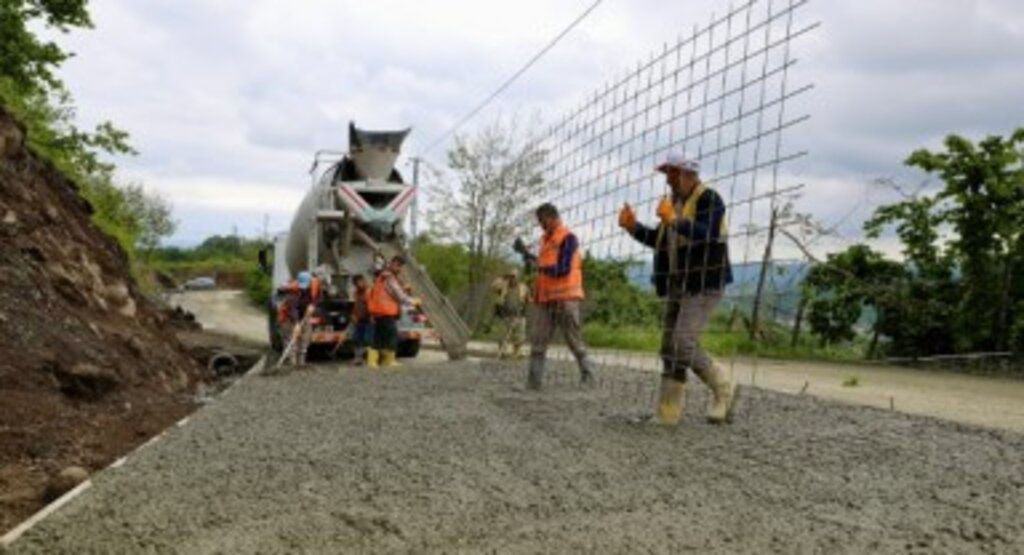 Samsun Salıpazarı'nda Yol Seferberliği: Genişletme Tamam, Şimdi Beton Zamanı