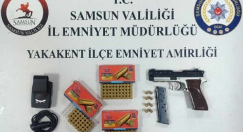 Yakakent'te Narko Alan Uygulamasında Ruhsatsız Tabanca ve Radar Tespit Cihazı Ele Geçirildi