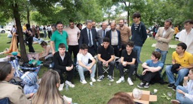 Başkan İhsan Kurnaz’dan Öğretmenlere Teşekkür, Öğrencilere Başarı Mesajı