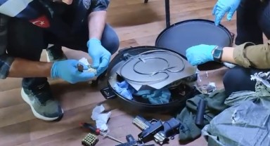 Gizli Silah Deposu! Samsun'da Elektrikli Katmer Sacı İçine Gizlenmiş Silahlar Ele Geçirildi