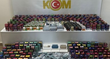 Samsun'da Gümrük Kaçağı Operasyonu: Elektronik Sigara ve Gıda Takviyeleri Ele Geçirildi