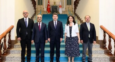 Adalet Bakanı Tunç, DEM Parti Heyetiyle Görüştü