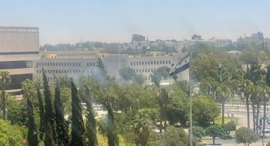 İsrail, Şam'ı Vurdu: Genelkurmay Başkanlığı Girişi Hedef Alındı