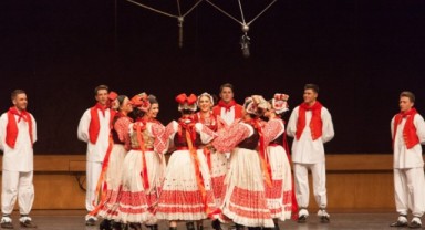Samsun, 13 Ülkeden Yüzlerce Dansçıyı Ağırlıyor: Uluslararası Halk Oyunları Festivali Başlıyor!