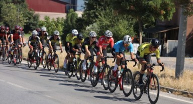 Türkiye Kupası 5. Etap Puanlı Yol Yarışları Samsun'da Nefes Kesti