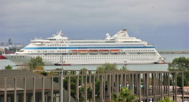 Astoria Grande Yolcu Gemisi, 994 Turistle Samsun'da