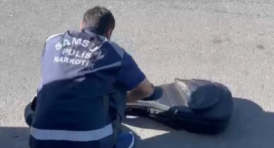 Samsun'da İlginç Yöntem! Gitar Kutusu ve Cips Paketi İçinde Uyuşturucu Yakalandı
