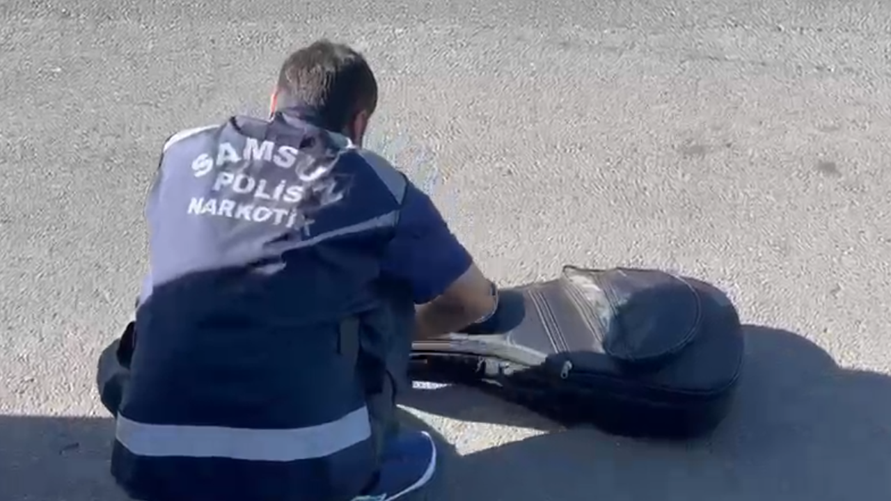 Samsun'da İlginç Yöntem! Gitar Kutusu ve Cips Paketi İçinde Uyuşturucu Yakalandı