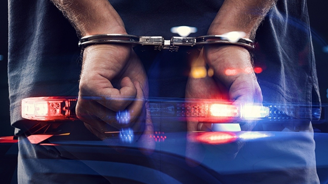 Samsun'da Kaçak İçki İmalathanesine Baskın! Litrelerce Sahte Alkol Ele Geçirildi