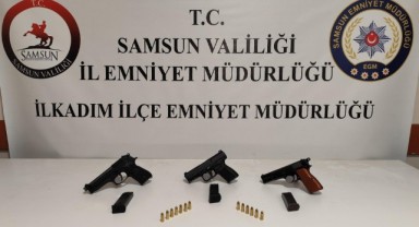 Samsun Polisi Düğüne Misafir Gibi Katıldı, Silahlarla Birlikte Şüphelileri Yakaladı