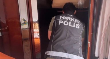 Gardıroptaki Gizli Zula! Samsun'da Binlerce Sentetik Ecza Ele Geçirildi