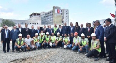 Sağlık Bakanı Memişoğlu, Tekkeköy Devlet Hastanesi İnşaatında İncelemelerde Bulundu