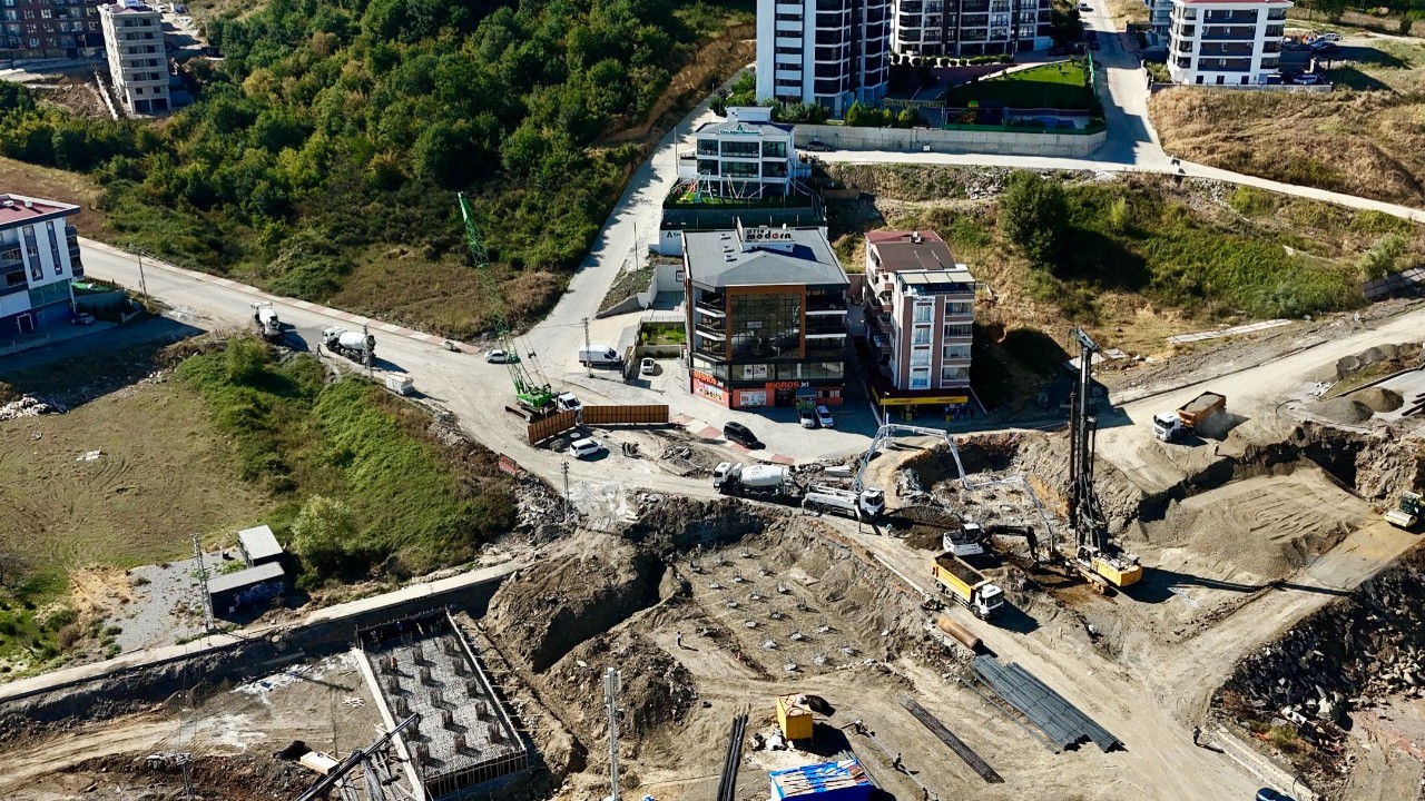 Samsun’da AFAD Kavşağı’nda Trafik Düzenlemesi Çalışmaları Sürüyor
