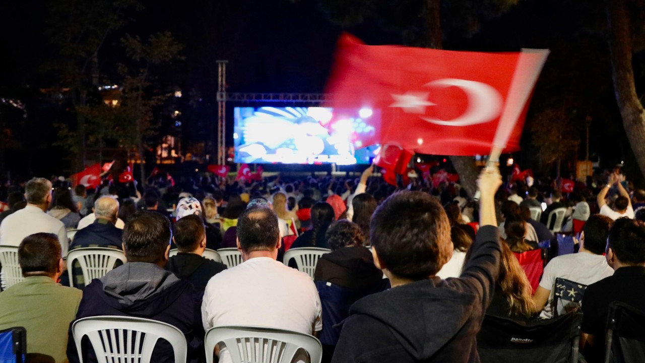 Samsun, Eurobasket 2025 Final Coşkusunu Dev Ekranda Yaşadı
