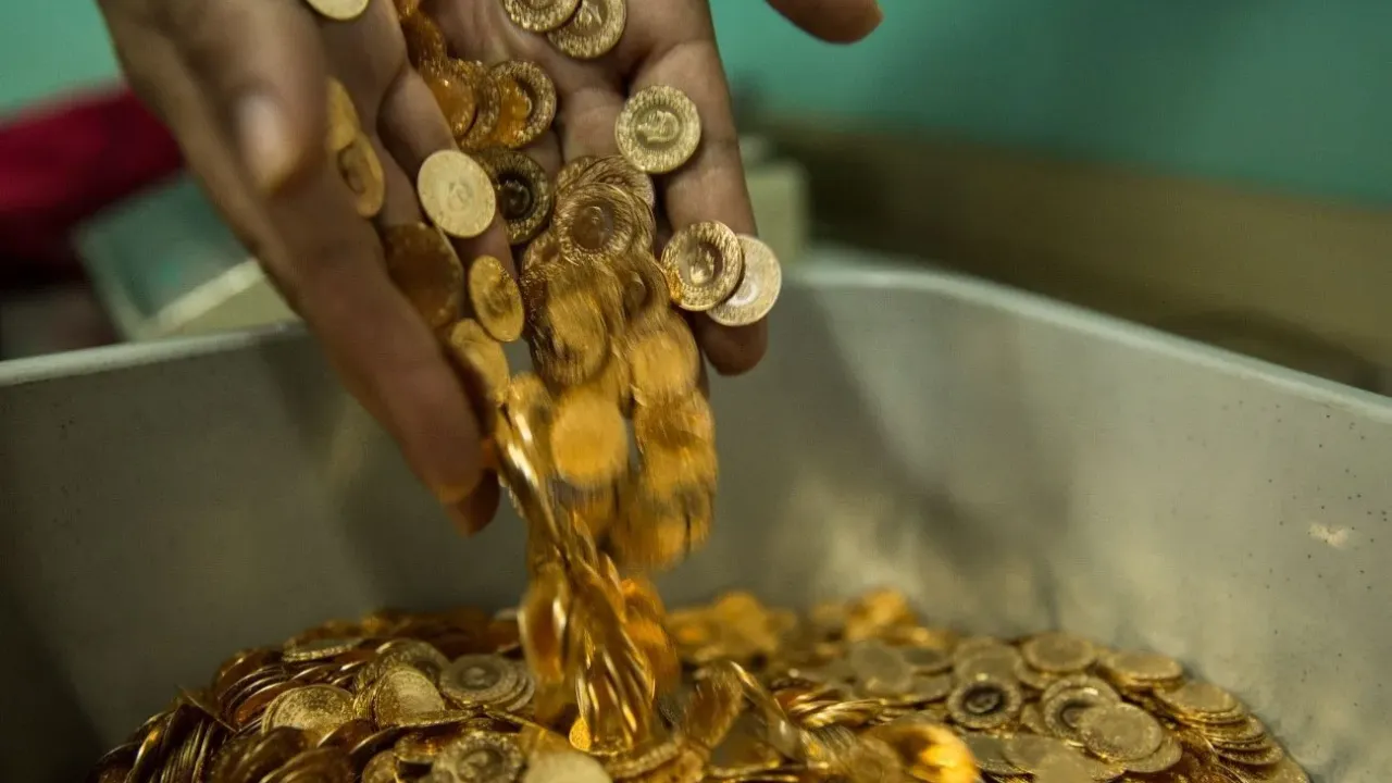 Altın Yeni Rekorunu Kırdı! Gram Altın 5 Bin 707 TL’ye Yükseldi