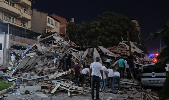 Balıkesir Sındırgı Art Arda Depremlerle Sarsıldı