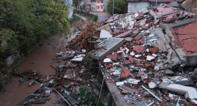 Balıkesir Sındırgı’da 6,1 Büyüklüğünde Deprem! Panik Yaşandı, Can Kaybı Yok