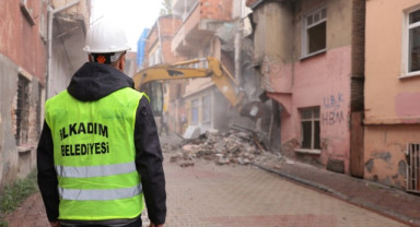 Başkan İhsan Kurnaz: “Yıkımlar Güvenlik ve Estetiği Artırıyor”