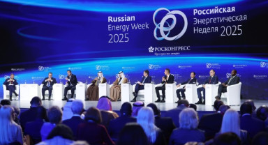 Enerji ve Tabii Kaynaklar Bakanı Bayraktar, Moskova’da Bölgesel Kalkınma Stratejilerini Anlattı