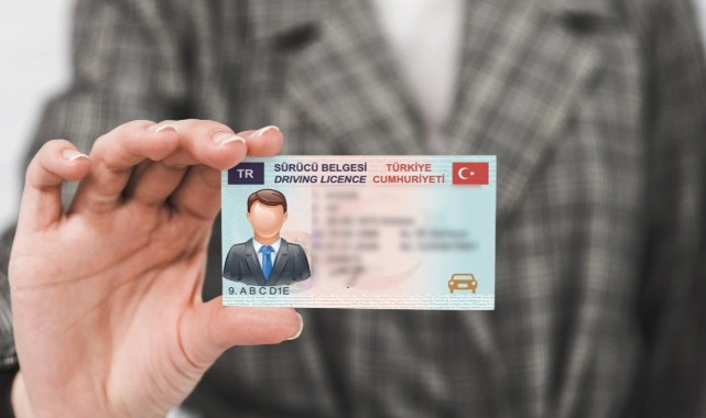 Eski Tip Ehliyetlerin Yenilenme Süresi Yarın Doluyor