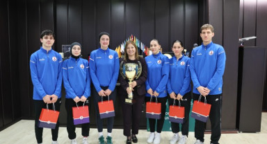 OMÜ’lü Şampiyonlar Başarılarını Rektör Aydın’la Paylaştı