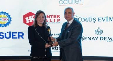 OMÜ Rektörü Prof. Dr. Fatma Aydın’a “Yılın Üstün Başarı Ödülü”