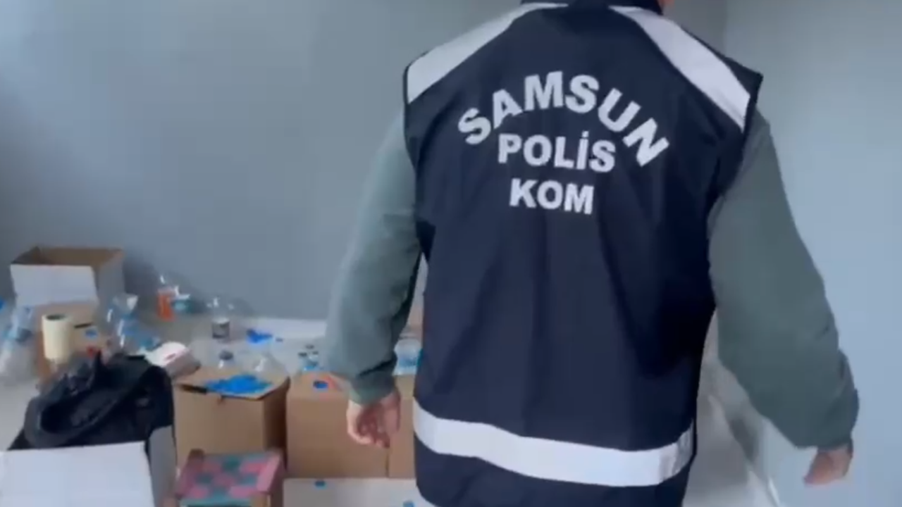Samsun'da Sahte İçki Baskını! Depoda Litrelerce Kaçak Ürün Ele Geçirildi