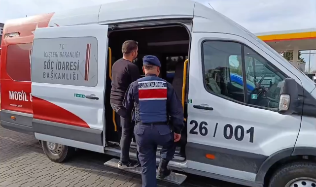 81 İlde Eş Zamanlı Göç Operasyonu 687 Düzensiz Göçmen Yakalandı