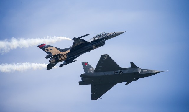 Bayraktar KIZILELMA, Simüle Atışta F-16'yı Vurdu