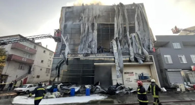 Kocaeli'de Parfüm Deposunda Çıkan Yangında 6 Kişi Hayatını Kaybetti