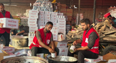 Türk Kızılay, Gazze’de Günlük 35 Bin Kişiye Sıcak Yemek Ulaştırıyor