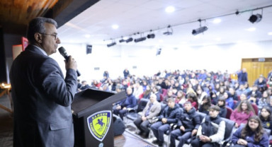 ‘Karagöz’ Üniversiteli ve Liseli Gençlerle Buluştu